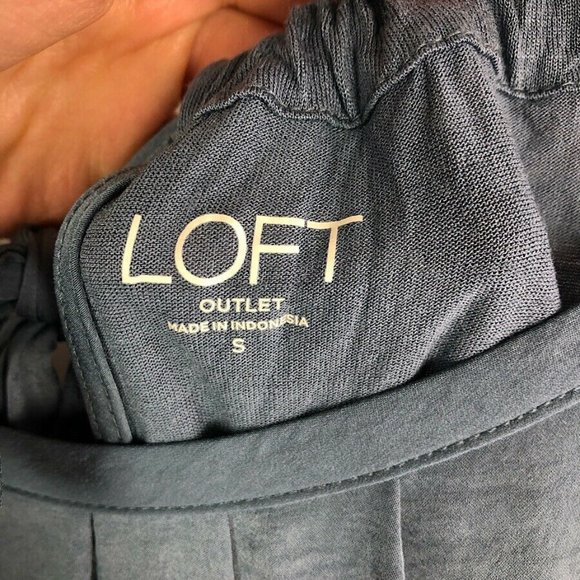 LOFT Blue Silky Tie Back Pleated Blouse - Picture 5 of 6